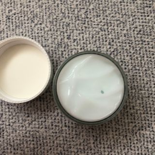 김정문알로에 큐어 큐어 알로에 리프레쉬 젤리 세럼, 큐어 알로에 하이드로 젤리 크림 — 5점을 준 리뷰어가 2021년 3월 올린 사용 사진