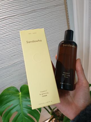 스킨큐어 산다화 비타민c 화이트닝 토너 150ml — 5점을 준 리뷰어가 2021년 12월 올린 사용 사진