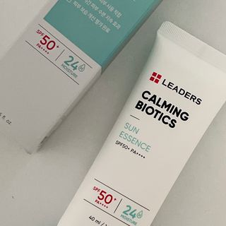 리더스코스메틱 리더스 카밍 바이오틱스 선 에센스 SPF 50+ PA++++ — 5점을 준 리뷰어가 2022년 8월 올린 사용 사진