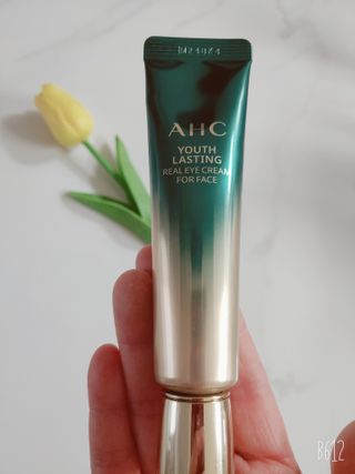 [NEW 탄력유턴 아이크림] AHC 유스 래스팅 리얼 아이크림 포 페이스 — 5점을 준 리뷰어가 2021년 2월 올린 사용 사진