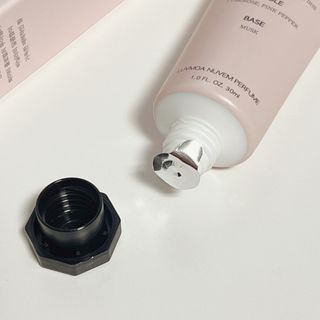 러브모아 향수 고체향수 승무원 고체향수 바르는 향수 니치향수 도손 우드세이지 앤 씨솔트 — 5점을 준 리뷰어가 2022년 10월 올린 사용 사진