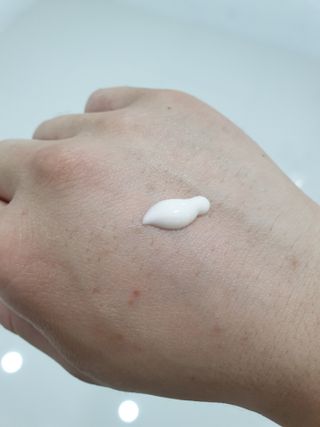 산수시 일루미네이팅 펄 영양 다크서클 스틱 아이 크림 케어 15ml — 5점을 준 리뷰어가 2021년 6월 올린 사용 사진