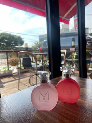 자연스러운 샴푸향이 나는 메블릭퍼퓸 케라 50ml +상큼달달한 라즈베리향이 나는 메블릭퍼퓸 라즈베리 50ml — 5점을 준 리뷰어가 2022년 9월 올린 사용 사진