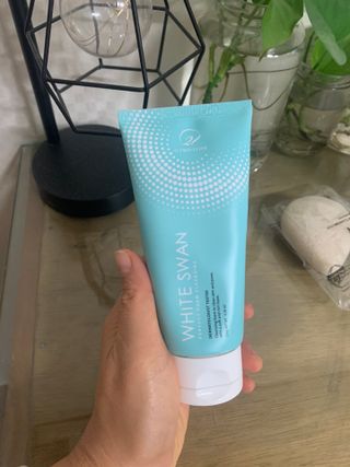 오투에니원 화이트 스완 퍼펙트 폼 클렌징 150g 퍼프증정 — 5점을 준 리뷰어가 2022년 12월 올린 사용 사진