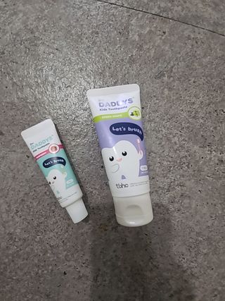 닥터데디스 안심저불소 키즈치약 (라즈베리, 청포도향 중 택 1) 60g +  여행용 미니 치약 15g — 5점을 준 리뷰어가 2022년 8월 올린 사용 사진