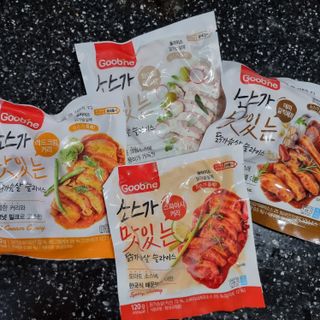 굽네몰 [굽네] 소스가 맛있는 닭가슴살 슬라이스 4종 — 5점을 준 리뷰어가 2021년 11월 올린 사용 사진