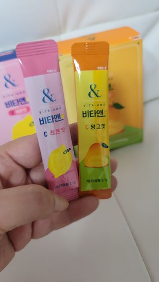 비타앤C 레몬맛, 망고맛 — 5점을 준 리뷰어가 2021년 6월 올린 사용 사진
