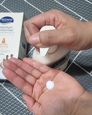 H365 Redwin Premium Moisturiser 레드윈 프리미엄 모이스춰라이저 500ml — 5점을 준 리뷰어가 2021년 4월 올린 사용 사진