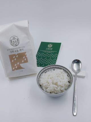 고림상점 풍부한 햇살과 바닷바람이 키우는 강화 교동 백미 1kgx2개 — 5점을 준 리뷰어가 2021년 12월 올린 사용 사진