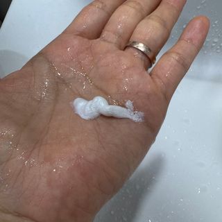 나우 [리브엠] 화해 1등 각질 클렌저! 시카좀 카밍 딥 클렌징 폼 — 4점을 준 리뷰어가 2025년 7월 올린 사용 사진