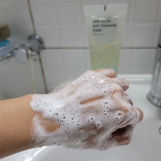 닥터에프파이브 젤리스크럽 소프트 클렌징폼 120ml — 4점을 준 리뷰어가 2022년 5월 올린 사용 사진