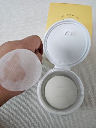 산다화 비타민씨 화이트닝 토너 패드 — 5점을 준 리뷰어가 2023년 9월 올린 사용 사진