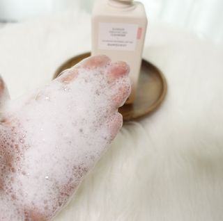 로우퀘스트 베리어 인핸싱 클렌저 190ml — 5점을 준 리뷰어가 2023년 10월 올린 사용 사진