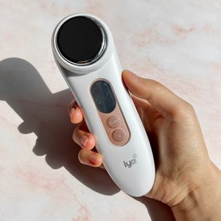 올인원 피부관리 이야 갈바닉 마사지기 — 4점을 준 리뷰어가 2023년 3월 올린 사용 사진