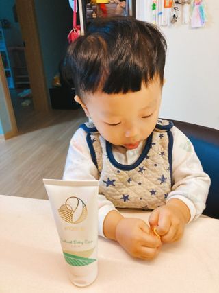 mom e 맘이 내추럴 베이비 케어 크림+바디오일 — 5점을 준 리뷰어가 2021년 1월 올린 사용 사진