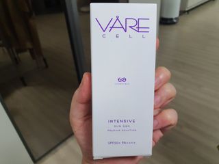 바르셀 톤업 무기자차 자외선차단제 순한 선크림 인텐시브 선 젠 50ml — 4점을 준 리뷰어가 2021년 11월 올린 사용 사진