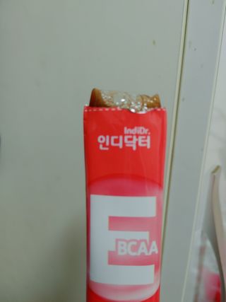 [인디닥터] 타이탄 BCAA 프로틴 젤리스틱 — 5점을 준 리뷰어가 2022년 5월 올린 사용 사진