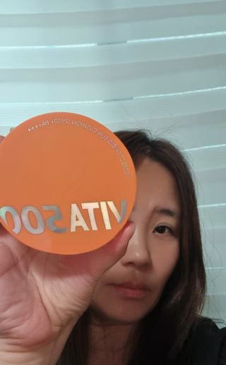 광동생활건강 MF[광동] 비타500✨주름개선·미백·SPF50+🌞퍼펙트쉴드 빅 선쿠션 본품 — 5점을 준 리뷰어가 2024년 5월 올린 사용 사진