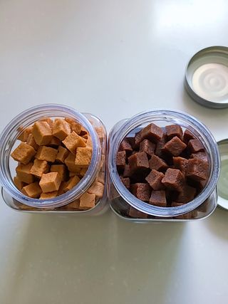 페페로니 진짜 오메가3 연어+소고기 180g+180g — 5점을 준 리뷰어가 2021년 7월 올린 사용 사진
