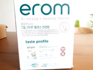 이롬 황성주 박사의 국산콩 두유 검은콩과 17곡 프리미엄 — 2점을 준 리뷰어가 2021년 5월 올린 사용 사진