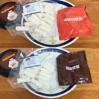 유비쿡 컵떡볶이 매운컵떡볶이2개/ 짜장컵떡볶이 2개  총 4개세트 — 4.5점을 준 리뷰어가 2021년 3월 올린 사용 사진