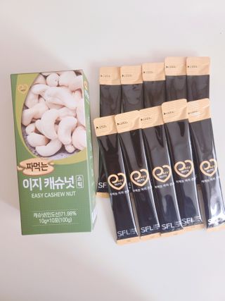 짜먹는 이지견과 짜먹는 이지아몬드, 짜먹는 이지허니피넛, 짜먹는 이지캐슈넛 각 10g X  10포 — 5점을 준 리뷰어가 2021년 2월 올린 사용 사진