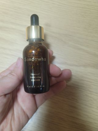 스킨큐어 산다화 비타민c 화이트닝 에센스 30ml — 5점을 준 리뷰어가 2024년 1월 올린 사용 사진