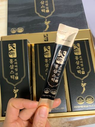 헬스업_천명진프리미엄홍삼스틱_10ml x 30포 — 5점을 준 리뷰어가 2021년 1월 올린 사용 사진