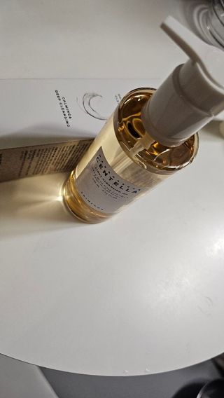 스킨1004 [SKIN1004] 마다가스카르 센텔라 라이트 클렌징 오일 200ml — 5점을 준 리뷰어가 2024년 7월 올린 사용 사진