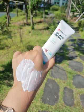 리더스코스메틱 리더스 카밍 바이오틱스 선 에센스 SPF 50+ PA++++ — 5점을 준 리뷰어가 2022년 7월 올린 사용 사진