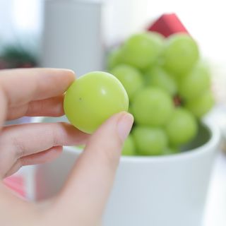 프리미엄 수출용 엘로아시스 샤인머스켓 특등품 1.5kg 2송이 — 3점을 준 리뷰어가 2021년 12월 올린 사용 사진