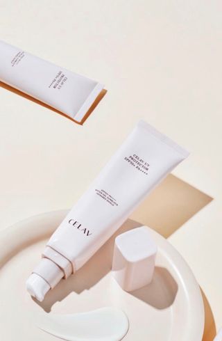 프리마인 선크림만 바꿨을 뿐인데 매일 물 2L챙겨먹고 기초케어 완벽하게 한 물빛피부 완성,셀라브UV프로텍터 — 5점을 준 리뷰어가 2023년 7월 올린 사용 사진