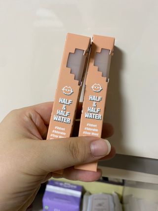 [블랙루즈]하프앤하프틴트 10종 中 택1+랜덤1 — 5점을 준 리뷰어가 2021년 2월 올린 사용 사진