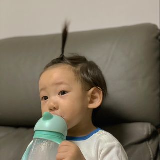 유비맘 트라이탄 코니빨대컵_컬러 랜덤 발송 — 5점을 준 리뷰어가 2020년 12월 올린 사용 사진