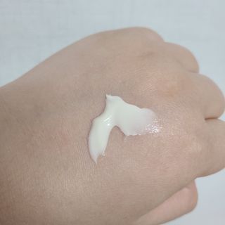 AYU25[아유트웬티파이브]다마스크로즈워터 베이스 천연 수분 촉촉 크림 — 5점을 준 리뷰어가 2021년 4월 올린 사용 사진
