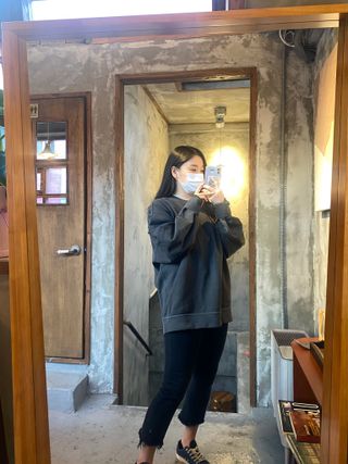 MAPLESYRUPFACTORY 메이플 피그먼트 맨투맨 8.COL — 5점을 준 리뷰어가 2022년 12월 올린 사용 사진