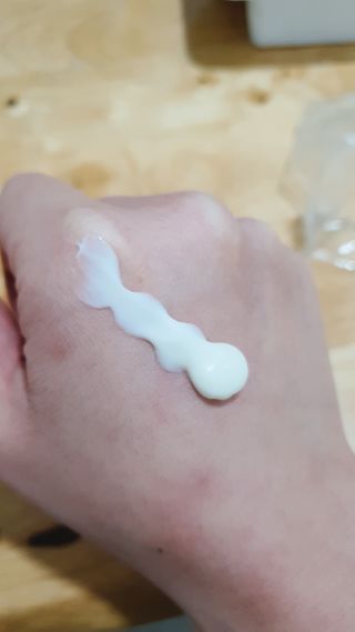 mom e 맘이 내추럴 베이비 케어 크림+바디오일 — 5점을 준 리뷰어가 2021년 1월 올린 사용 사진