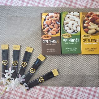 짜먹는 이지견과 짜먹는 이지아몬드, 짜먹는 이지허니피넛, 짜먹는 이지캐슈넛 각 10g X  10포 — 5점을 준 리뷰어가 2021년 2월 올린 사용 사진