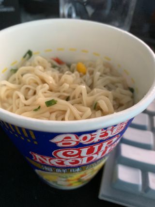 NISSIN 닛신 컵누들  4종 - 씨푸드오리지날, 씨푸드 스파이시, 씨푸드 커리, 씨푸드 XO소스 — 5점을 준 리뷰어가 2022년 1월 올린 사용 사진