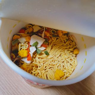 NISSIN 닛신 컵누들  4종 - 씨푸드오리지날, 씨푸드 스파이시, 씨푸드 커리, 씨푸드 XO소스 — 5점을 준 리뷰어가 2022년 11월 올린 사용 사진