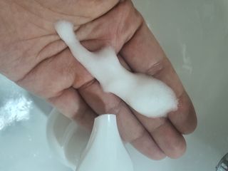 약손명가코스메틱 에오스보떼 브라이트닝 버블 폼 클렌징 300ml — 5점을 준 리뷰어가 2021년 12월 올린 사용 사진