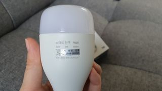헤이홈 LED전구 화이트 스마트 전구 wifi 연결 스마트폰 연동 음성제어 원격제어 — 5점을 준 리뷰어가 2021년 5월 올린 사용 사진