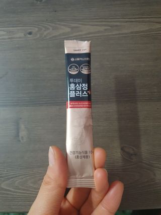 서울약사신협_투데이홍삼정플러스스틱_10g x 30포 — 5점을 준 리뷰어가 2021년 2월 올린 사용 사진