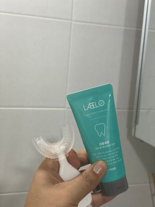 치과에서 쓰는 치약 _ 라벨제로 저불소 꼬마, 키즈, 유아, 베이비, 주니어 안전한 어린이치약 — 5점을 준 리뷰어가 2022년 11월 올린 사용 사진