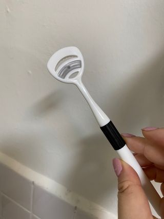 크리오 클리어스 혀백태제거 구취관리 혀클리너 — 5점을 준 리뷰어가 2021년 3월 올린 사용 사진