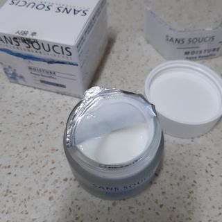 산수시 아쿠아 베네핏 24h 수부지 물광 속건조 수분크림 50ml — 4점을 준 리뷰어가 2021년 7월 올린 사용 사진