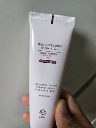 프리마인 선크림만 바꿨을 뿐인데 매일 물 2L챙겨먹고 기초케어 완벽하게 한 물빛피부 완성,셀라브UV프로텍터 — 5점을 준 리뷰어가 2023년 7월 올린 사용 사진