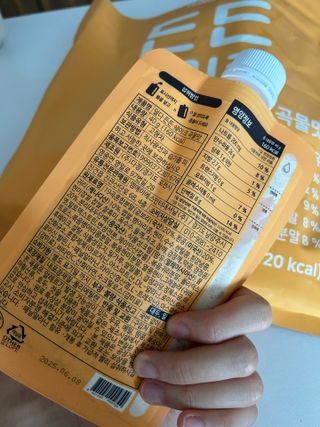 [덜다] 든든 식물성 단백질 쉐이크 40g X 7입 (곡물/딸기) — 5점을 준 리뷰어가 2023년 8월 올린 사용 사진