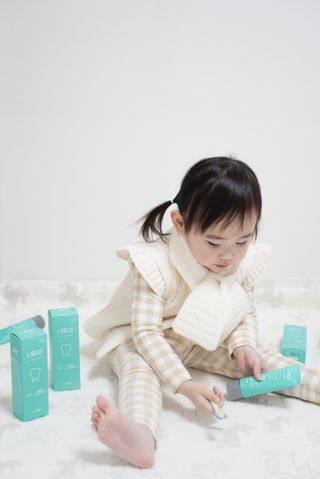 치과에서 쓰는 치약 _ 라벨제로 저불소 꼬마, 키즈, 유아, 베이비, 주니어 안전한 어린이치약 — 5점을 준 리뷰어가 2022년 11월 올린 사용 사진