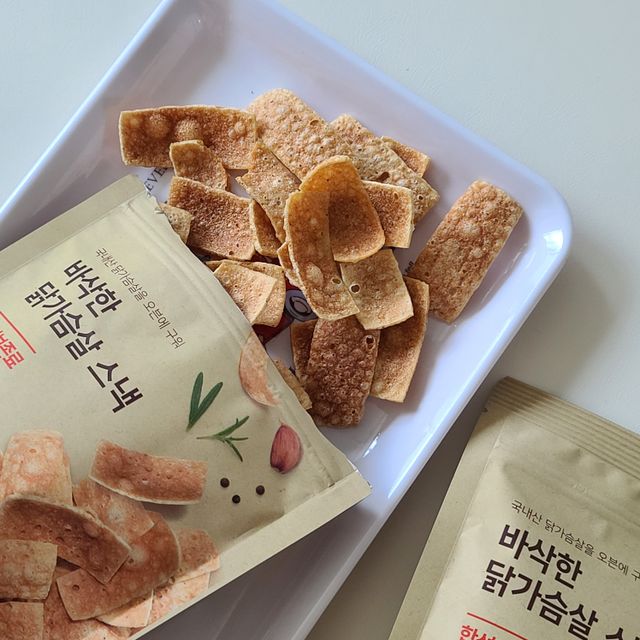 오픈에 구워 바삭한 국내산 닭가슴살 스낵 리뷰 사진
